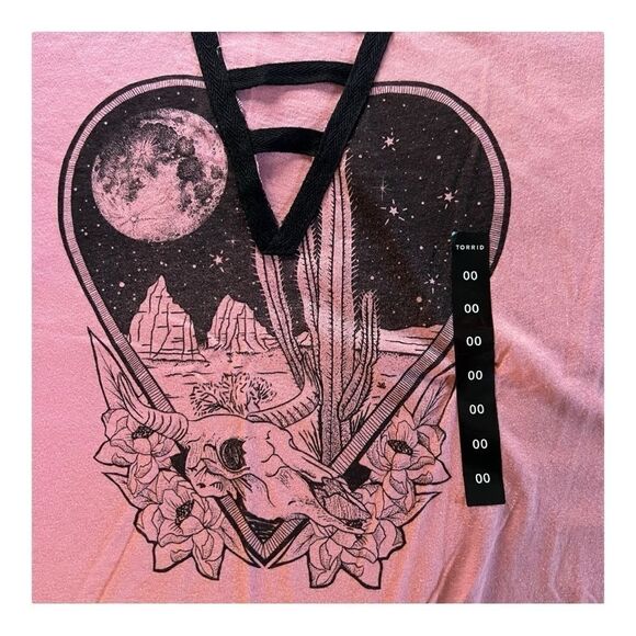 Torrid pink dessert skull moon tee size 00 M 10 - Picture 1 of 6